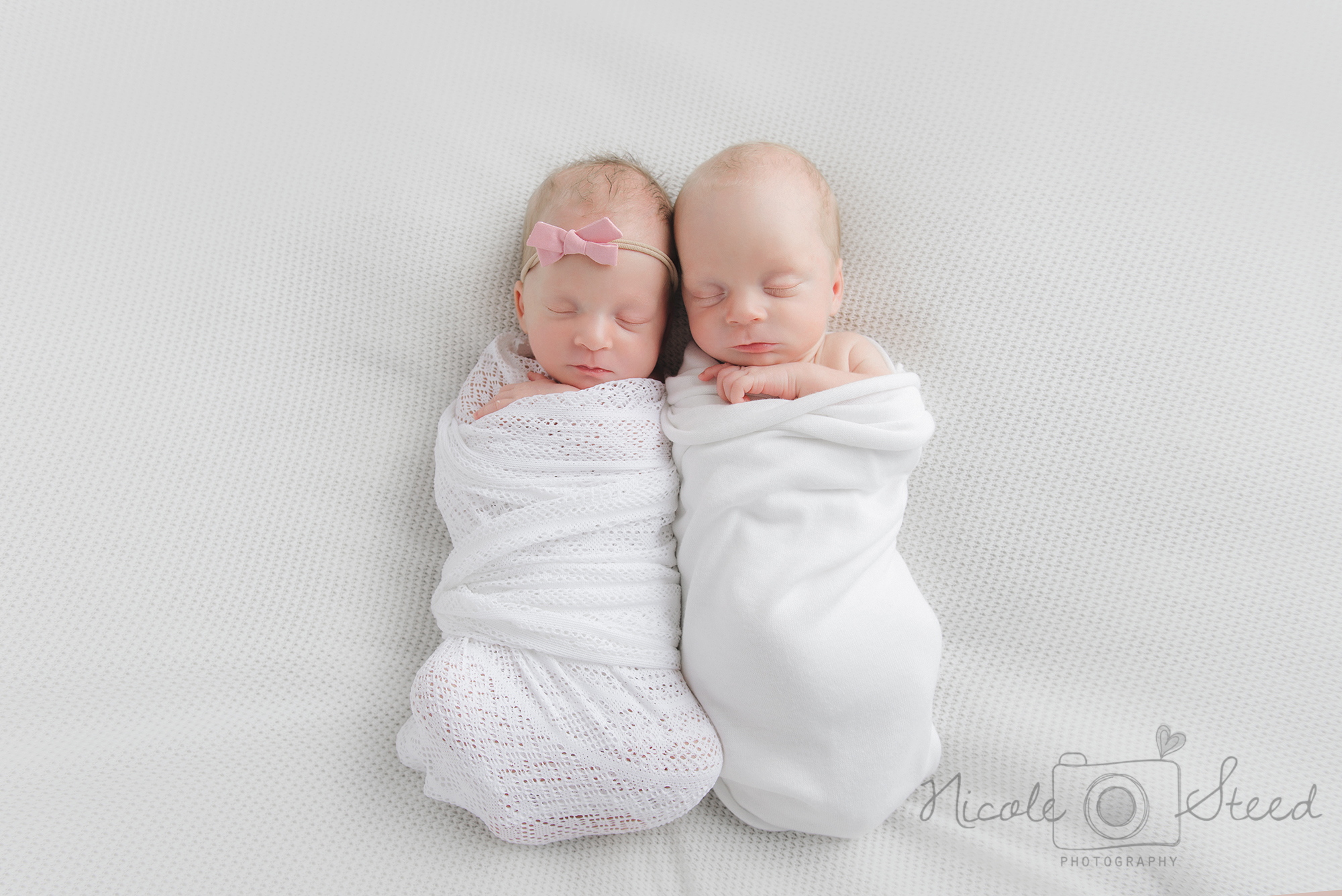 Twin Newborn Pictures