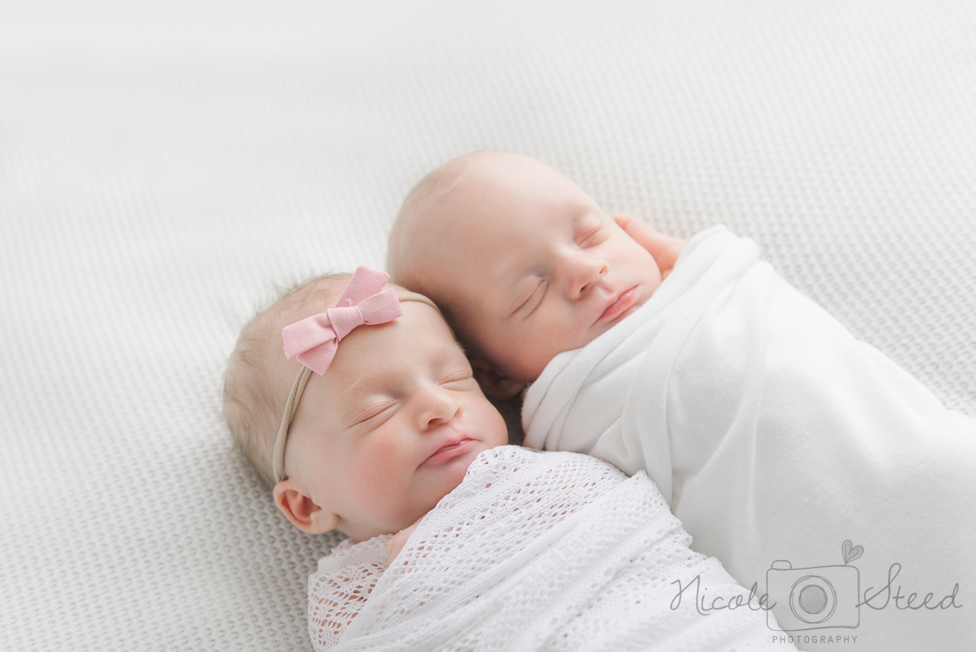 Twin Newborn Pictures